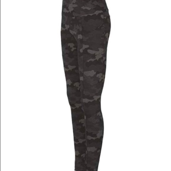 Cabi ATC Gray Camo Side-Seam  Pocket Leggings - active wear - Picture 3 of 5